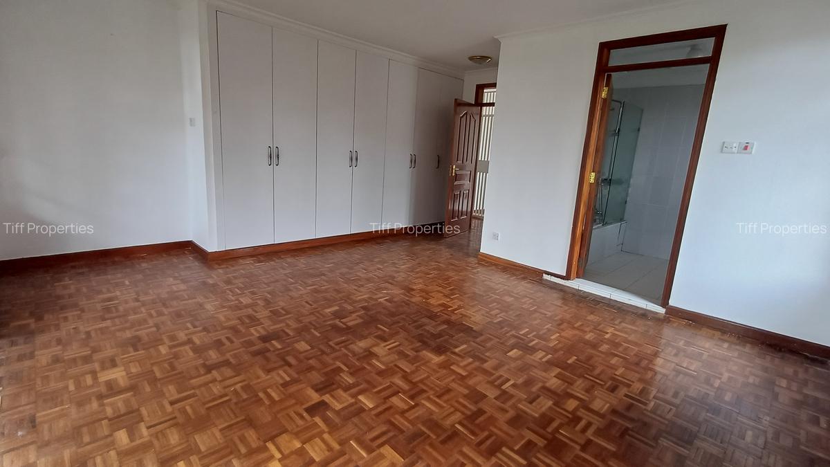 4 Bed Townhouse in Rosslyn - 12