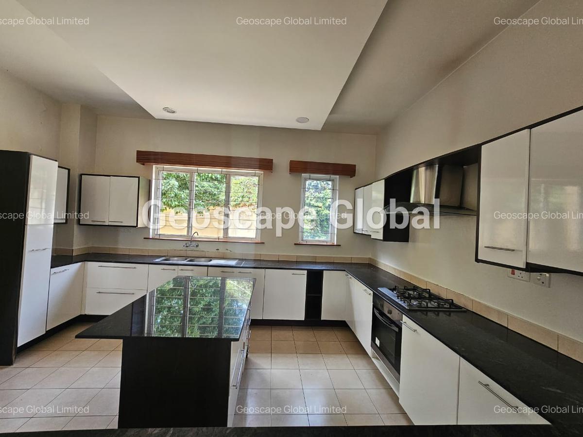 4 Bed House with En Suite in Kitisuru - 3