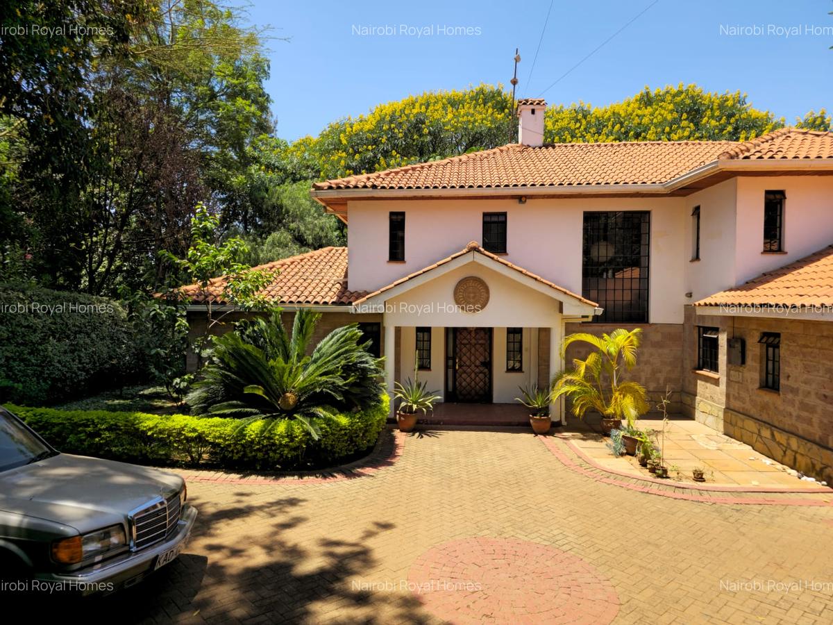 5 Bed Townhouse with En Suite at Meadows - 8