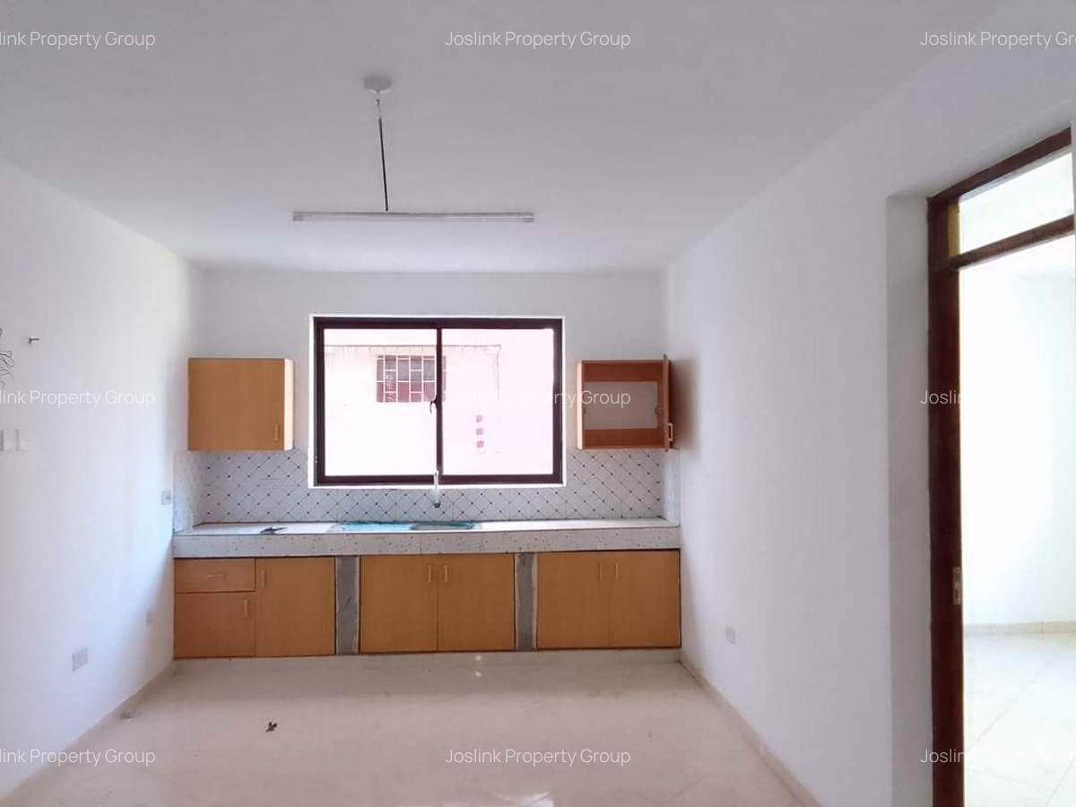 2 Bed Apartment with En Suite in Mtwapa - 2