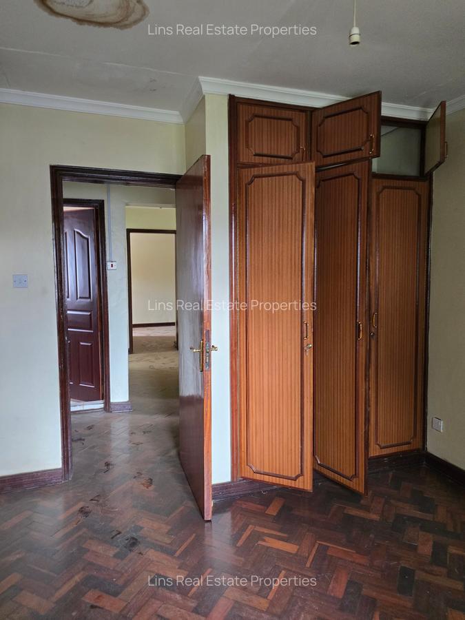 4 Bed Townhouse with En Suite in Lavington - 12