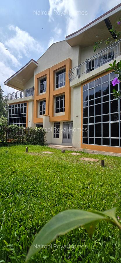 5 Bed Townhouse with En Suite at Lavington Green - 4
