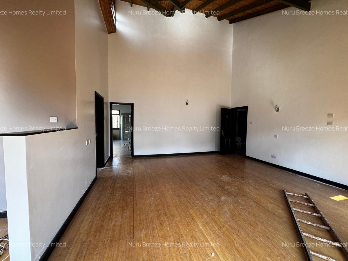 5 Bed Townhouse with En Suite in Lavington - 10