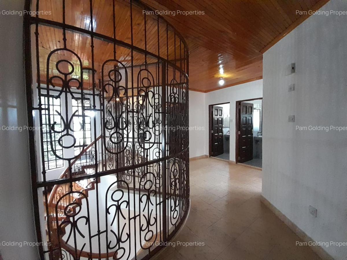 4 Bed House with En Suite in Karen - 8