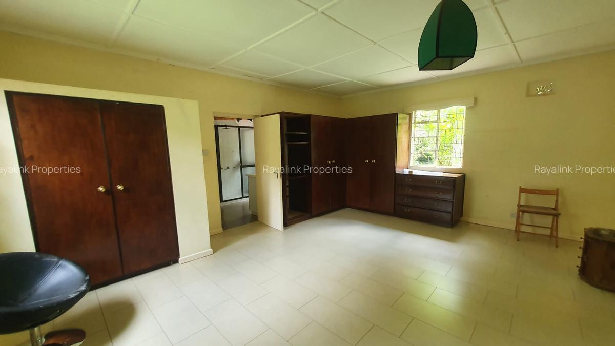 3 Bed House with En Suite at Hardy - 10