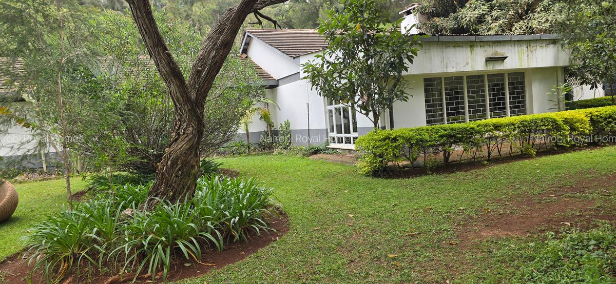 4 Bed House with En Suite at Loresho Road - 4