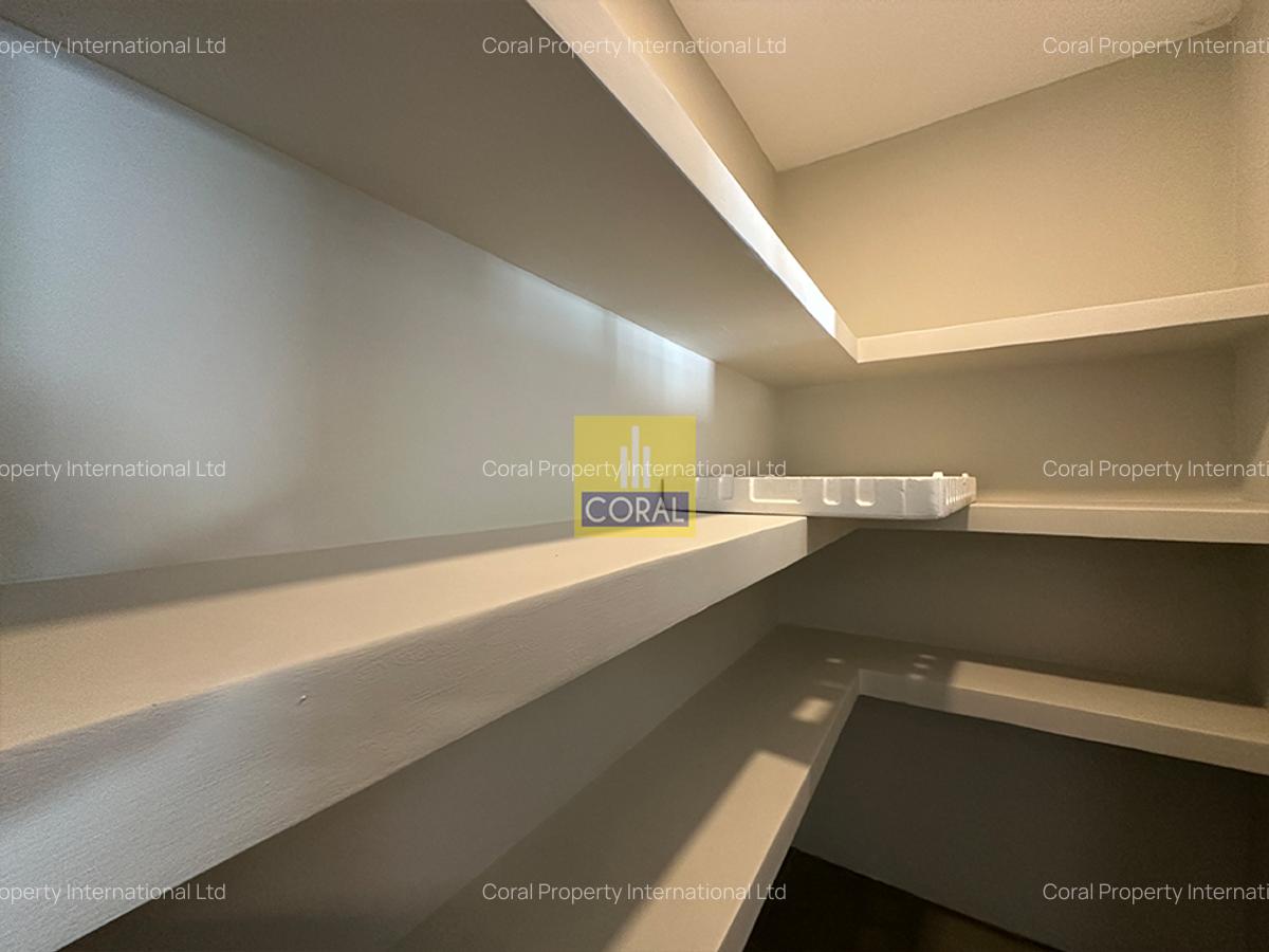 3 Bed Apartment in Riverside - 4