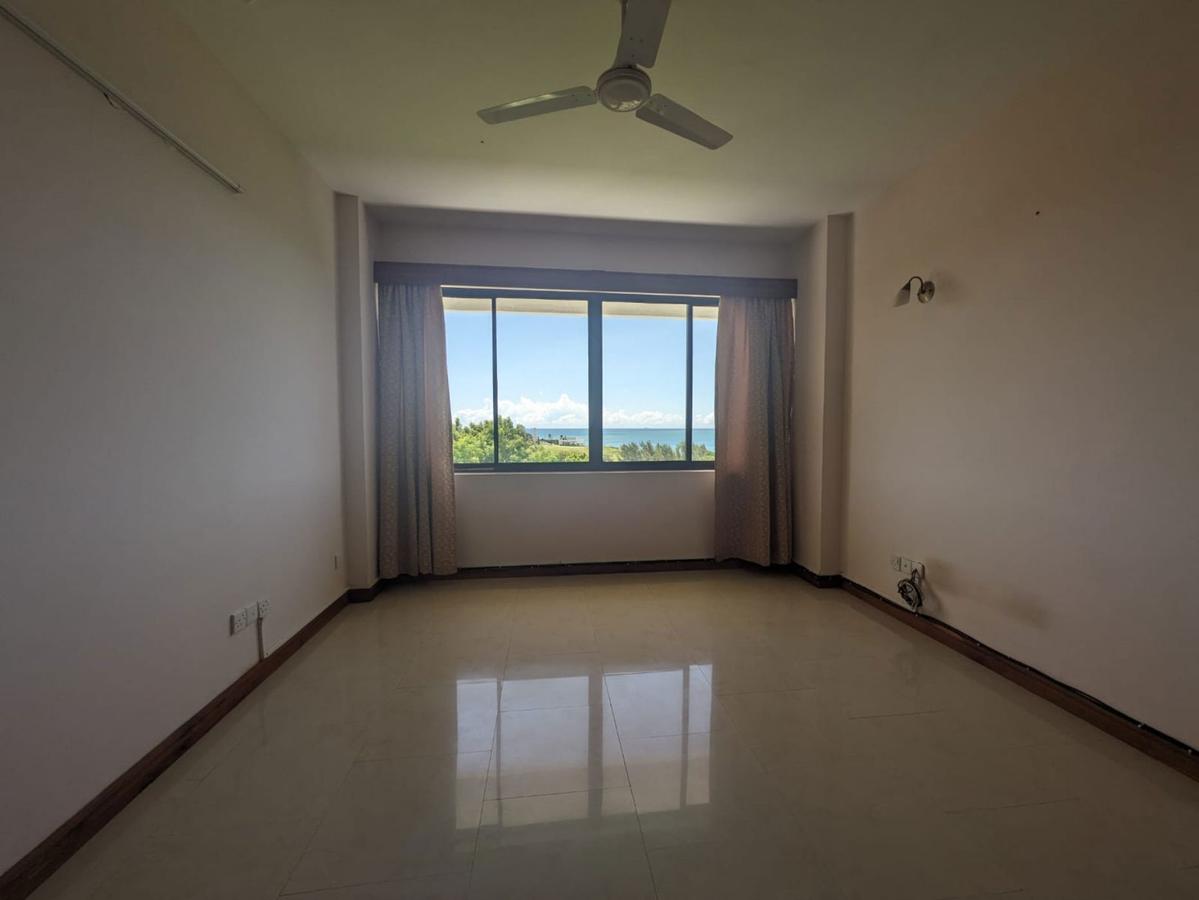 4 Bed Apartment with En Suite in Kizingo - 12