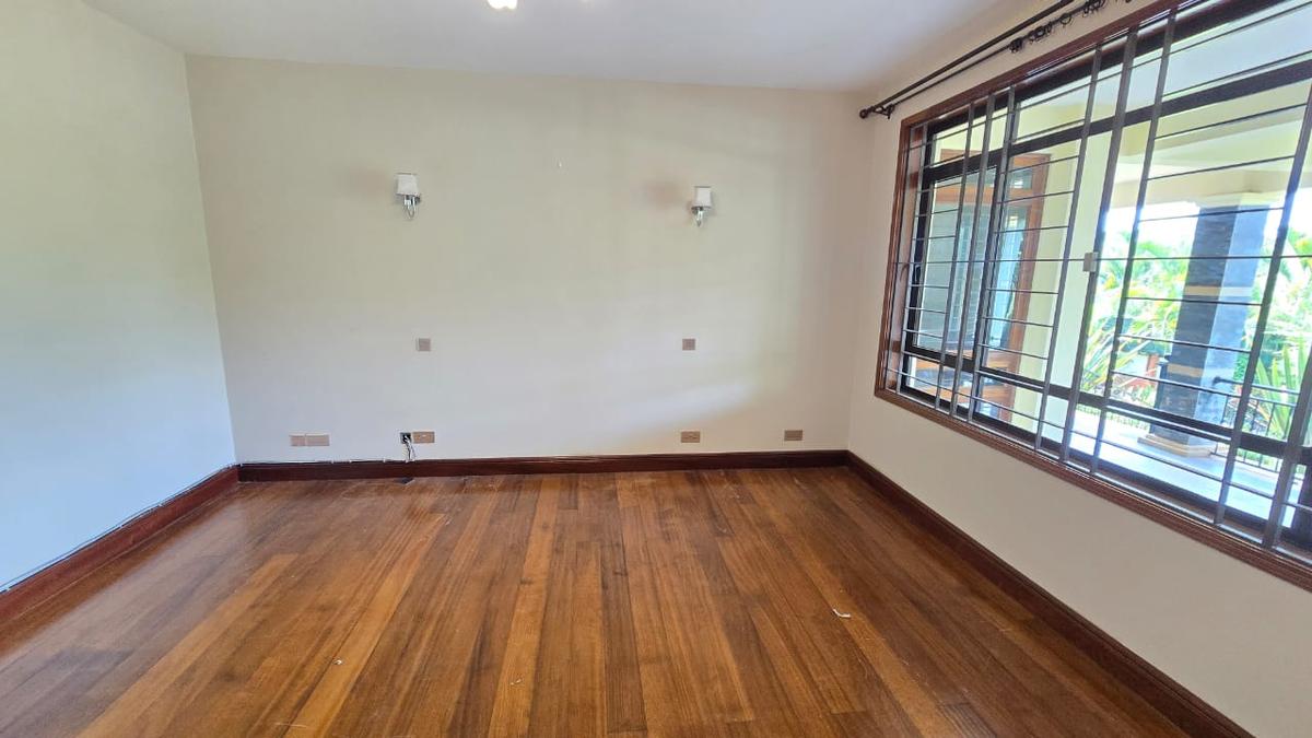 4 Bed House with En Suite in Runda - 11