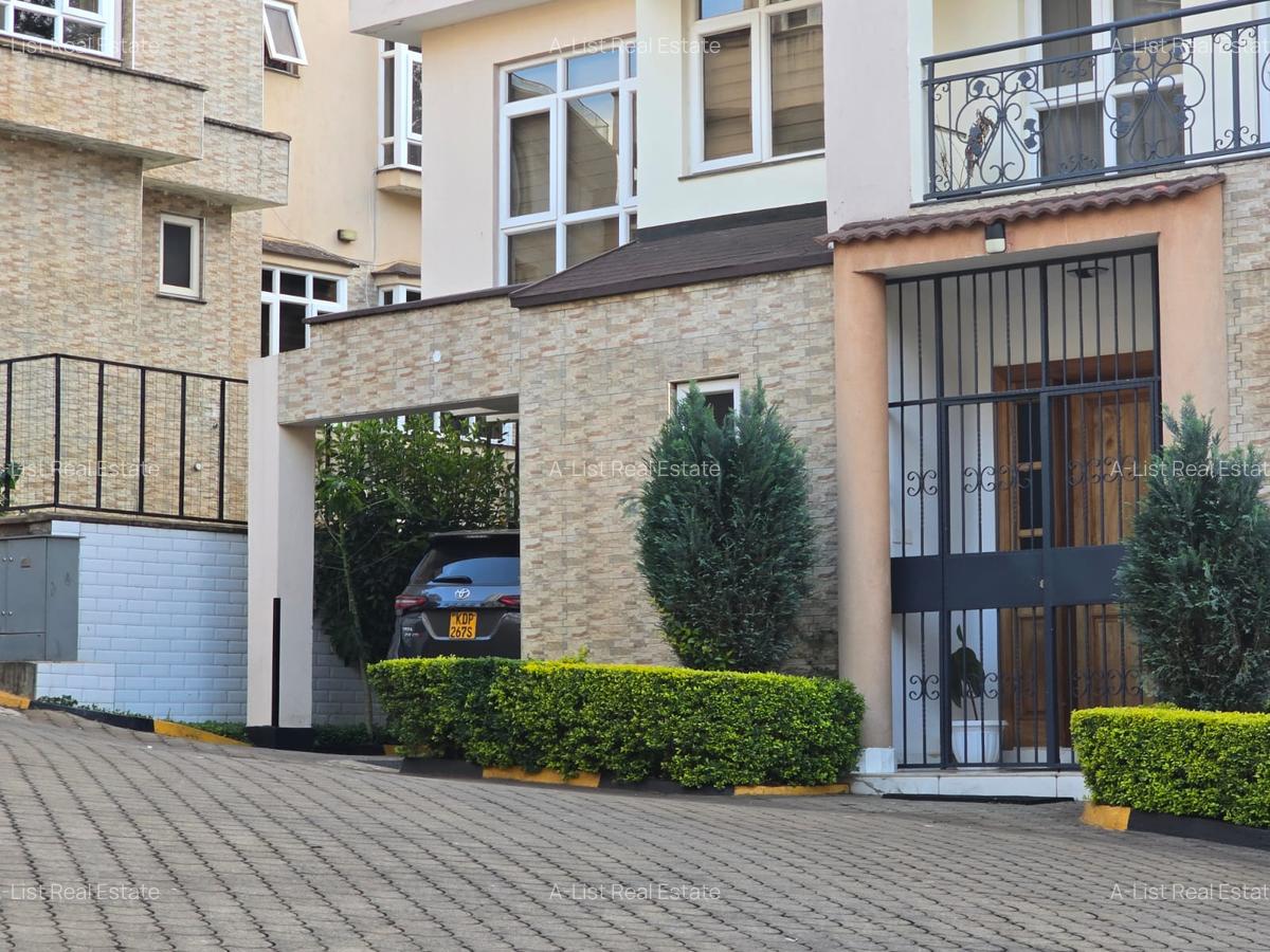 5 Bed Villa with En Suite at Lavington - 6