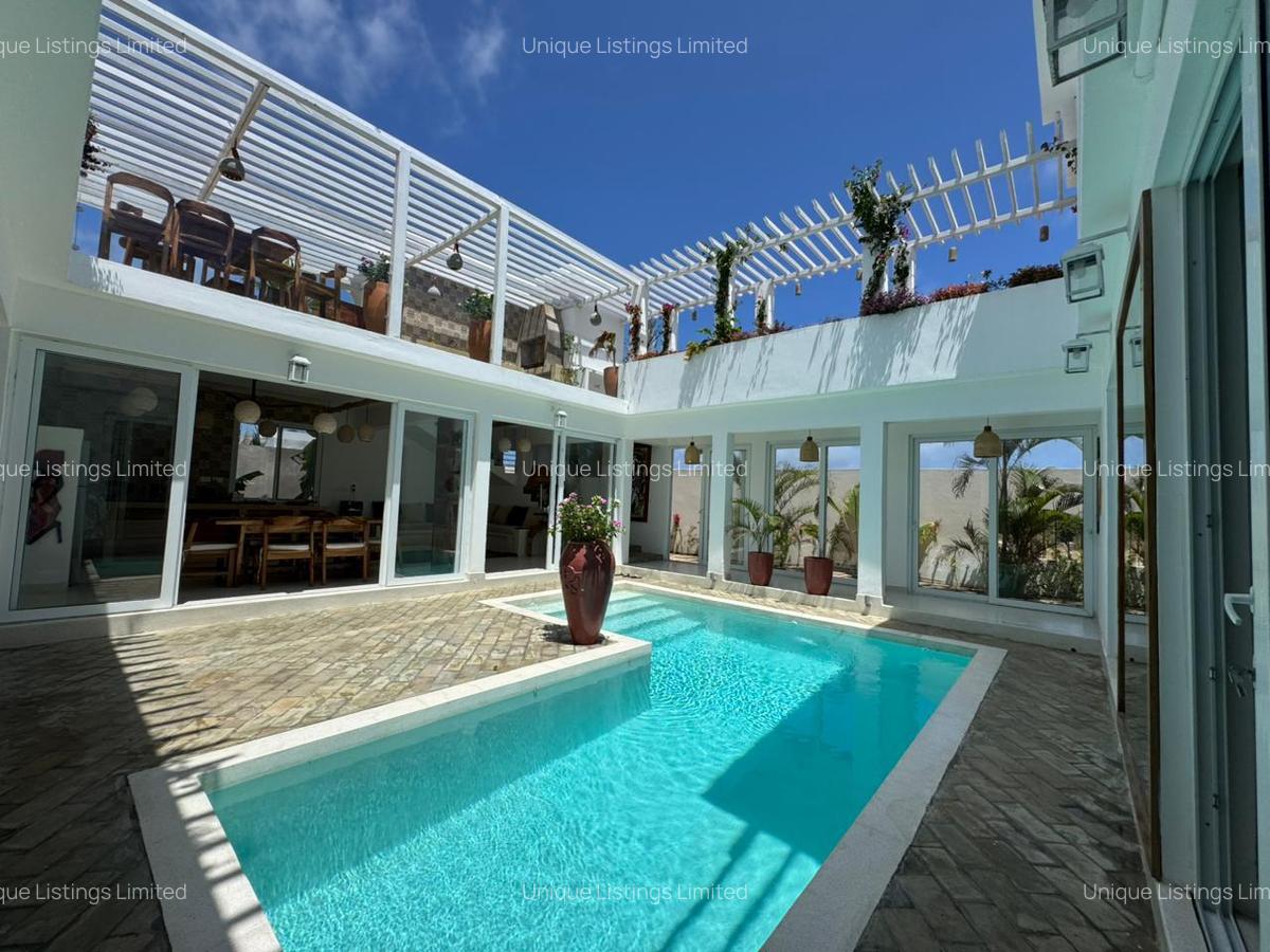 3 Bed Villa with En Suite in Watamu - 1