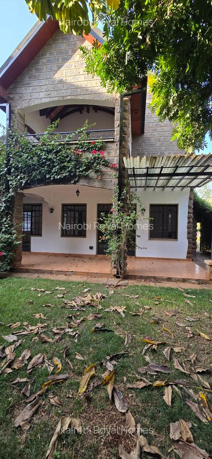 5 Bed Townhouse with En Suite at Lavington Green - 4
