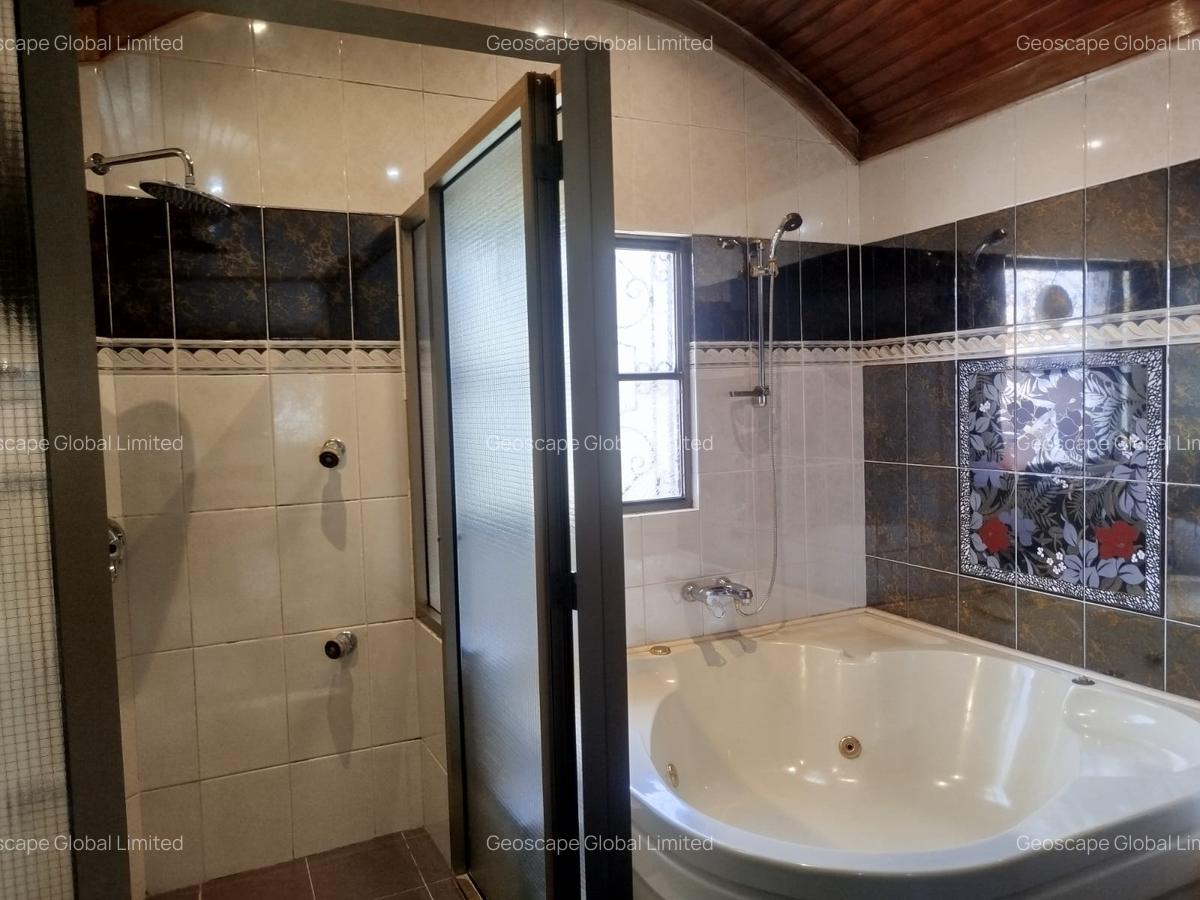 6 Bed House with En Suite in Gigiri - 12