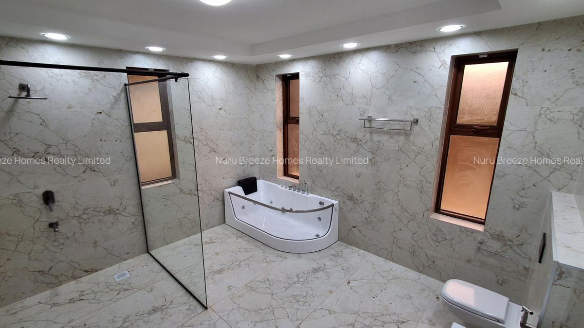 4 Bed House with En Suite in Rosslyn - 6