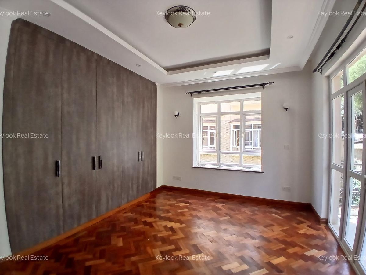 5 Bed Townhouse with En Suite at Lavington Green - 12