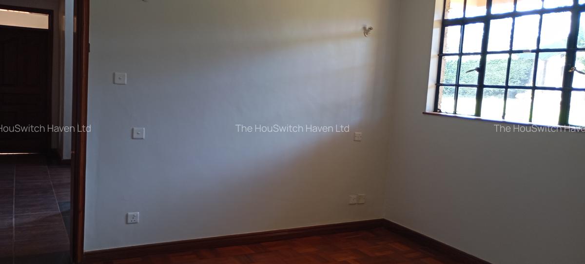 4 Bed House with En Suite at Glory Rd - 10