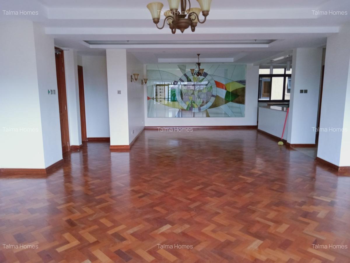 3 Bed Apartment with En Suite at Off Riverside Drive - 6