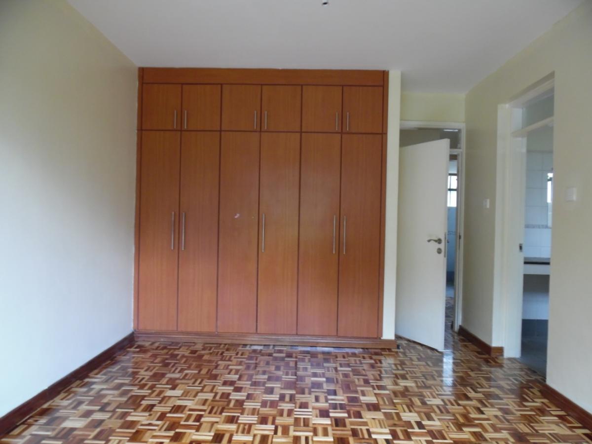 3 Bed Apartment with En Suite at Lavington - 8