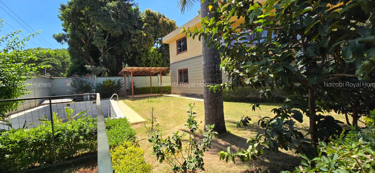 5 Bed Townhouse with En Suite at Lavington Green - 7