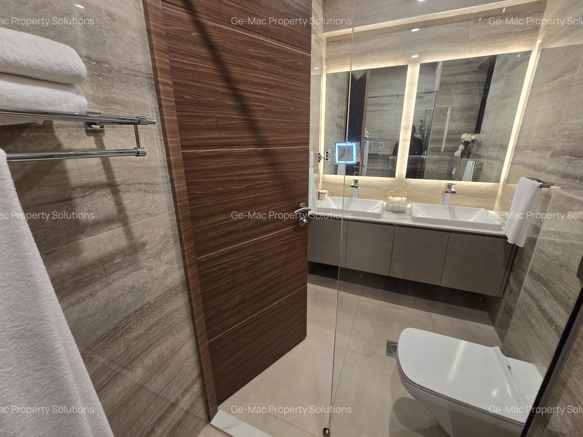 3 Bed Apartment with Swimming Pool in Riverside - 16