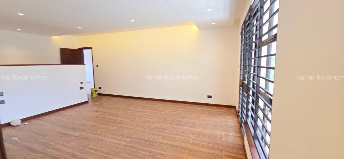 5 Bed Townhouse with En Suite at Lavington Green - 9