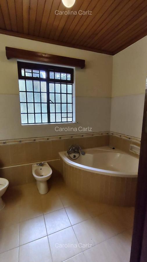 5 Bed House with En Suite in Nyari - 16