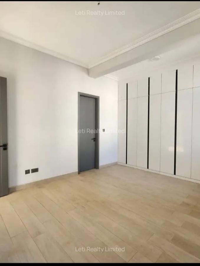 5 Bed Townhouse with En Suite in Lavington - 8