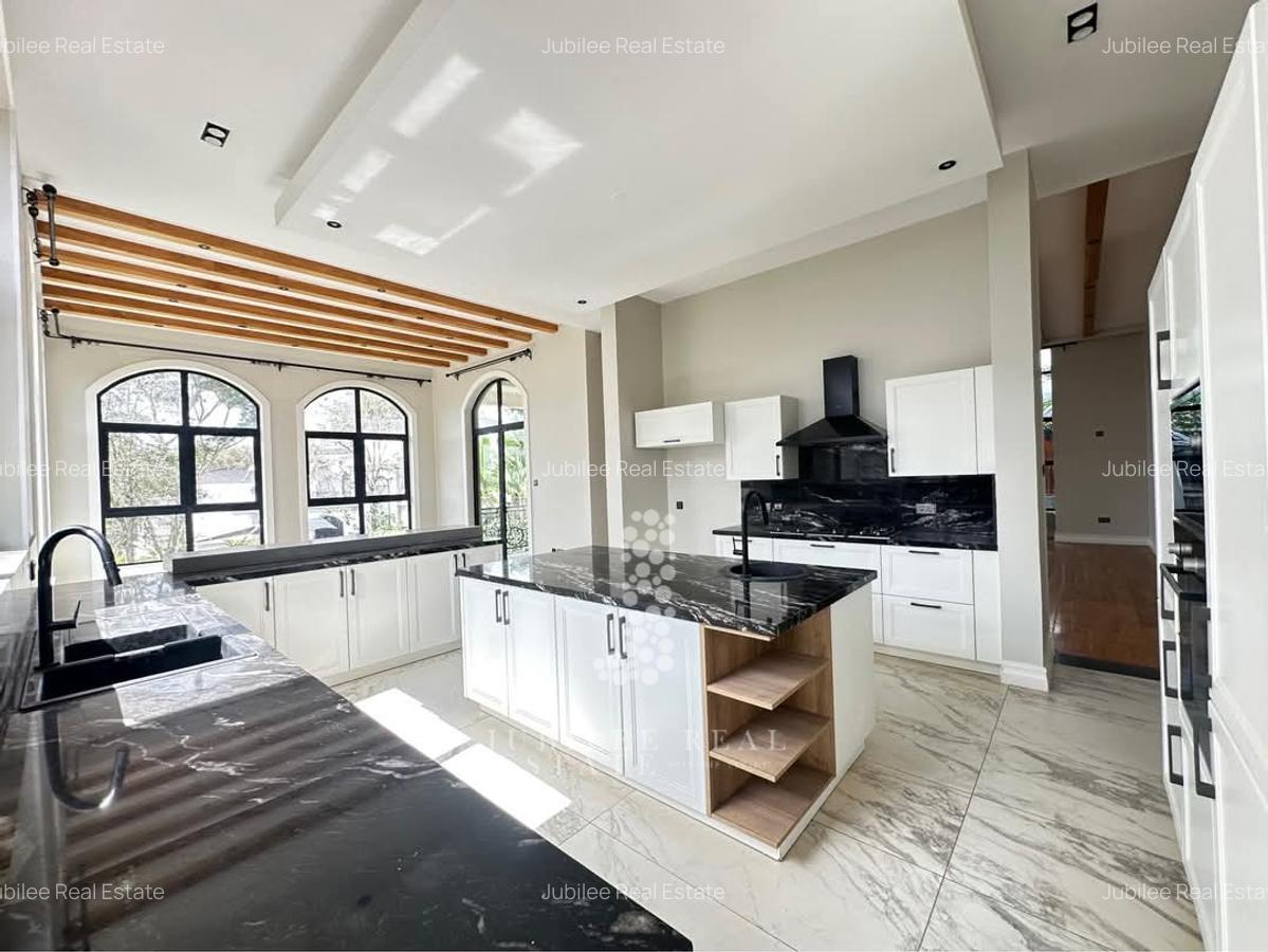 5 Bed Villa with En Suite in Loresho - 10