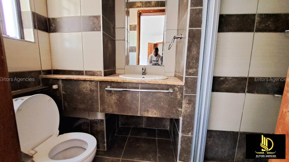 3 Bed Apartment with En Suite at 4Th Parklands - 17