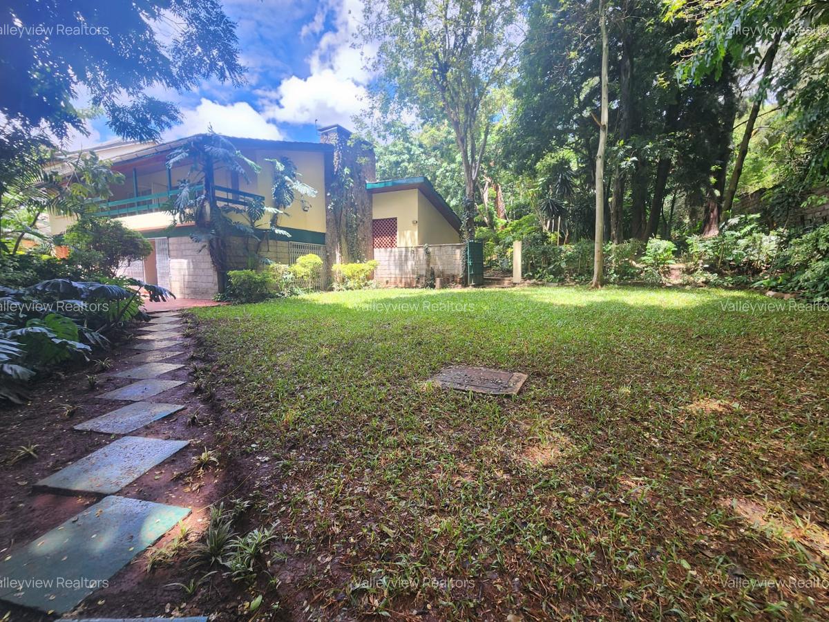 5 Bed Townhouse with En Suite at Lavington - 9