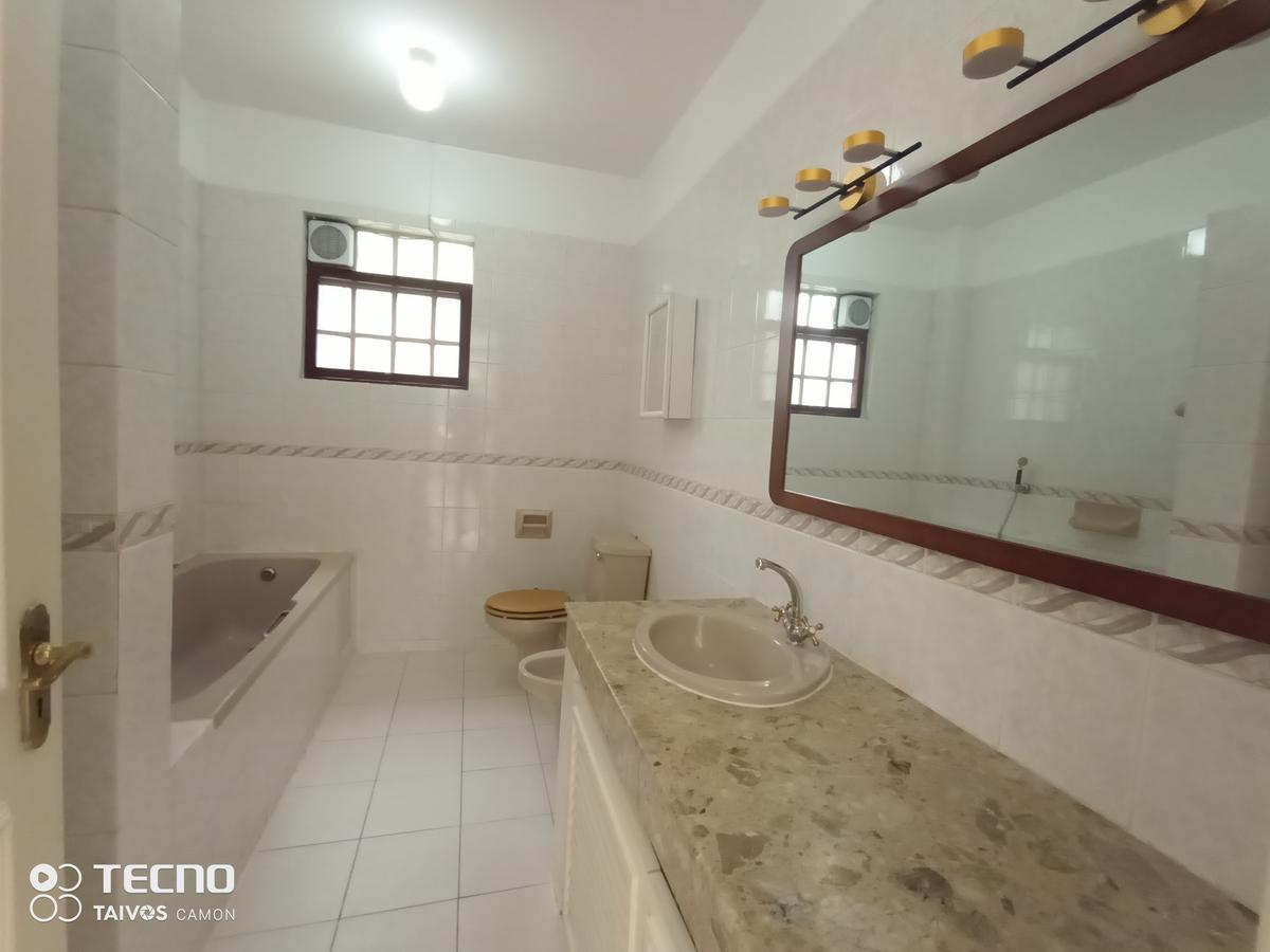 4 Bed Apartment with En Suite at Muthaiga - 13