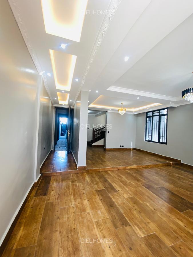 4 Bed Villa with En Suite at Eastern Bypass - 4