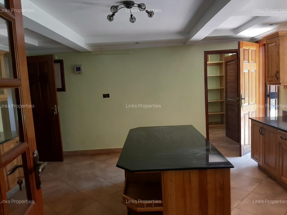 4 Bed Townhouse with En Suite at Karen - 7