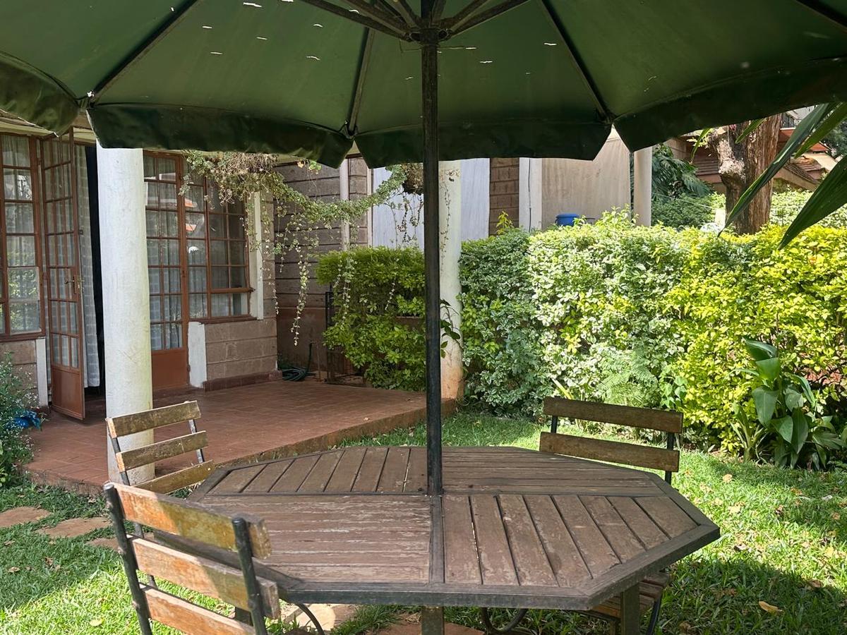 2 bed apartment with en suite in westlands area