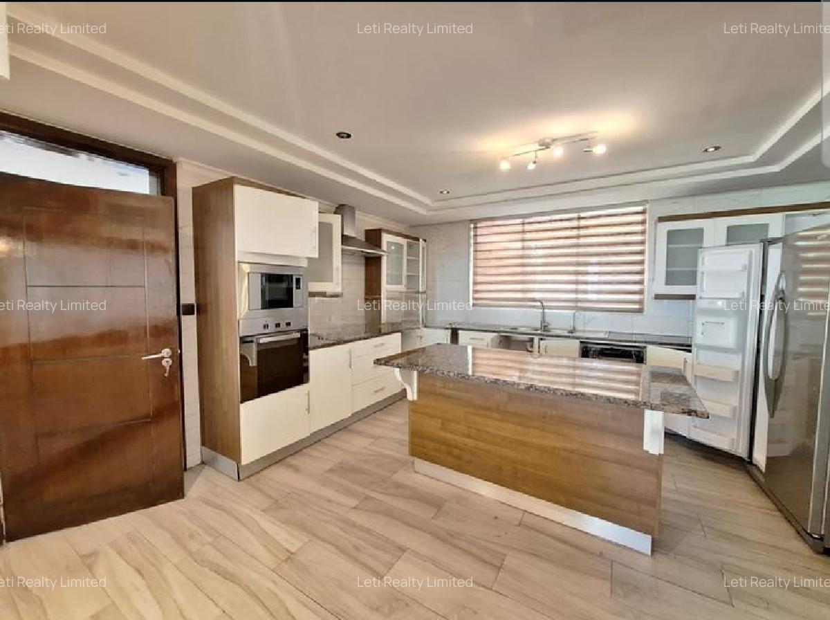 5 Bed Townhouse with En Suite in Lavington - 7