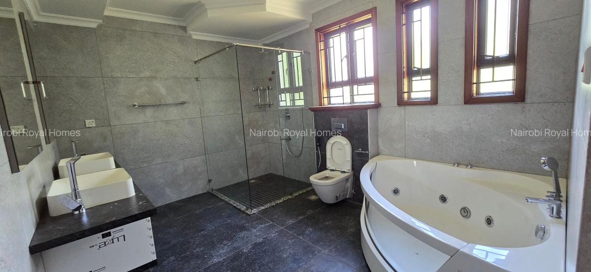 6 Bed Townhouse with En Suite at Lavington Green - 6