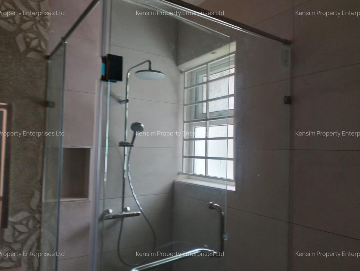 5 Bed Townhouse with En Suite in Rosslyn - 9