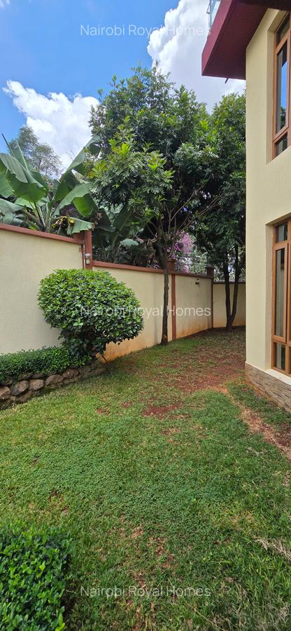 5 Bed Townhouse with En Suite at Lavington - 14