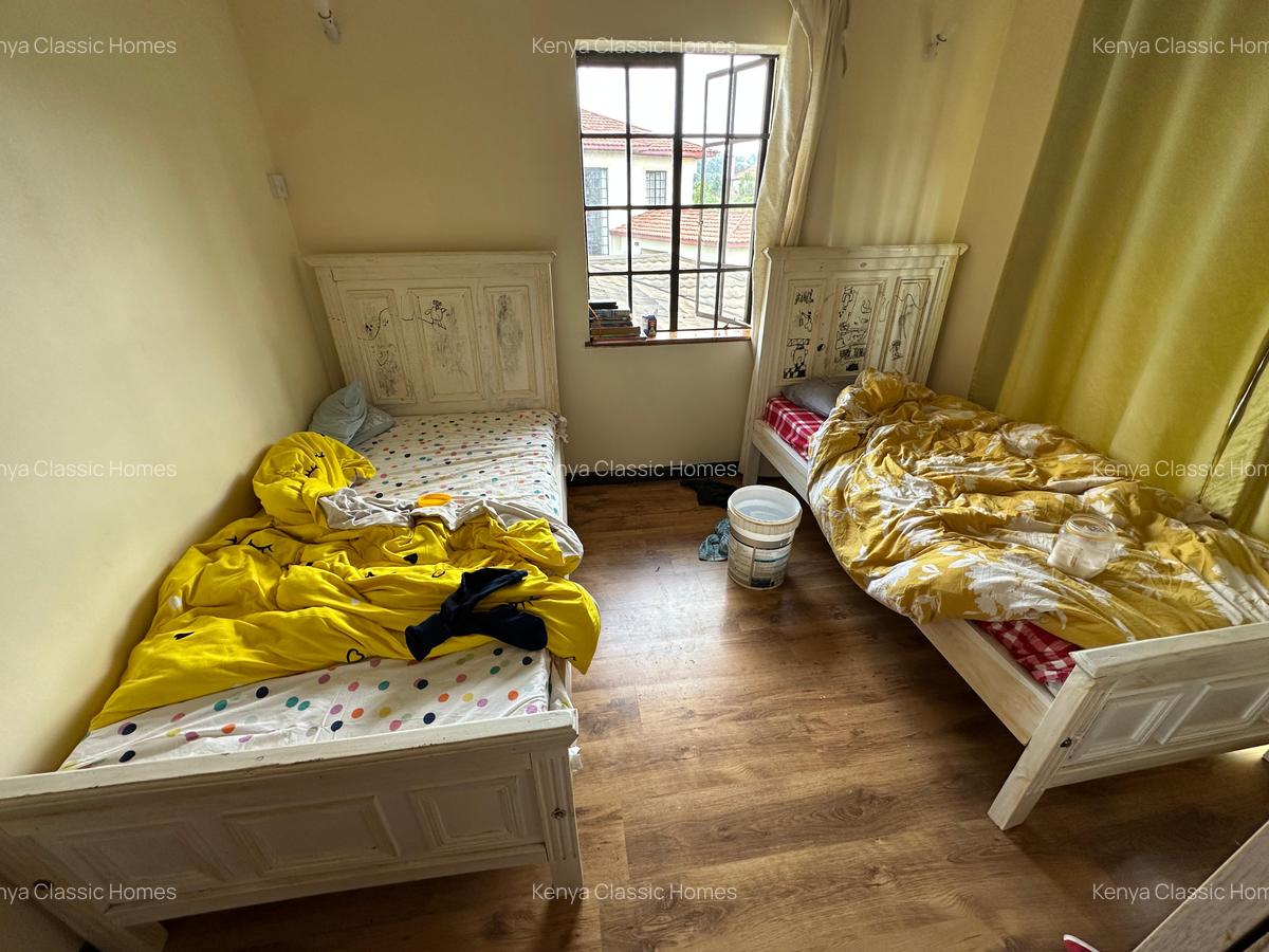 4 Bed House with En Suite at Redhill - 11