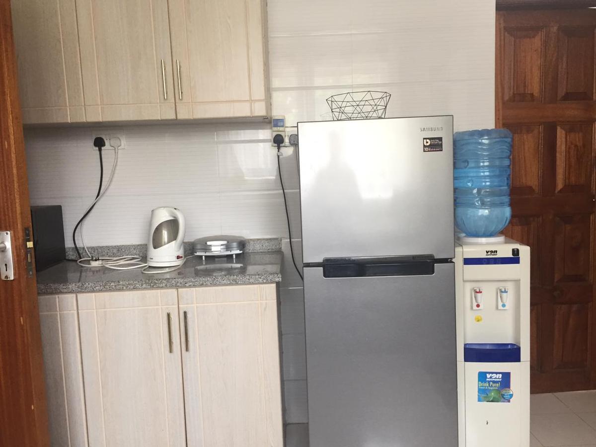 Serviced 3 Bed Apartment with En Suite in Westlands Area - 12