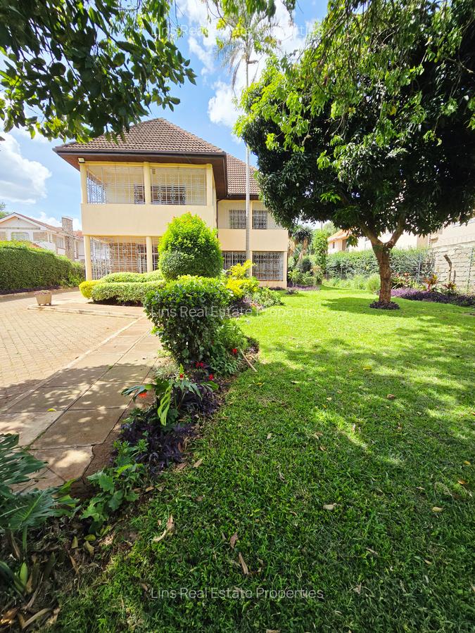 5 Bed House with En Suite in Runda - 2