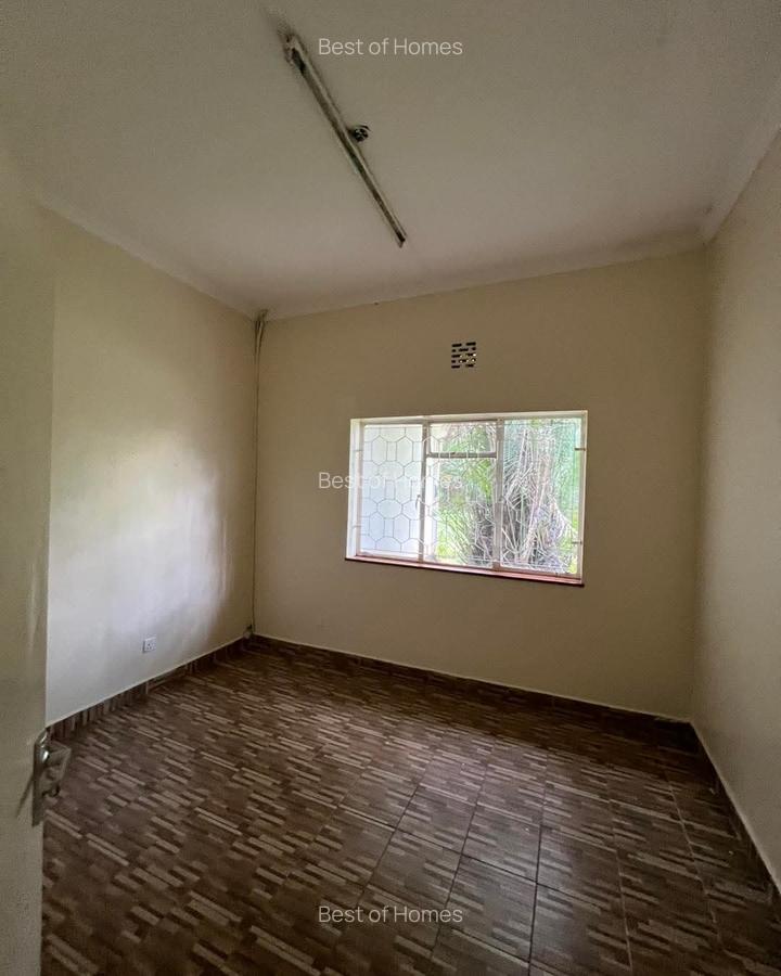 Commercial Property with Service Charge Included in Lavington - 5