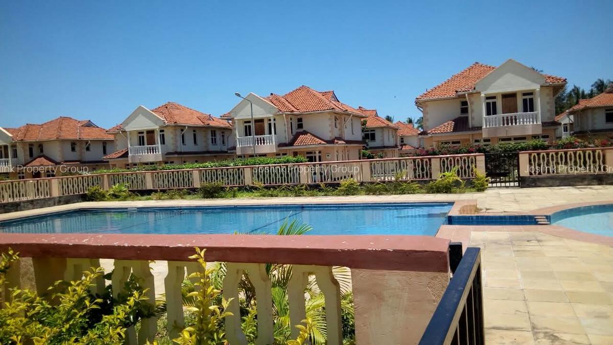 4 Bed Townhouse with En Suite in Nyali Area - 18