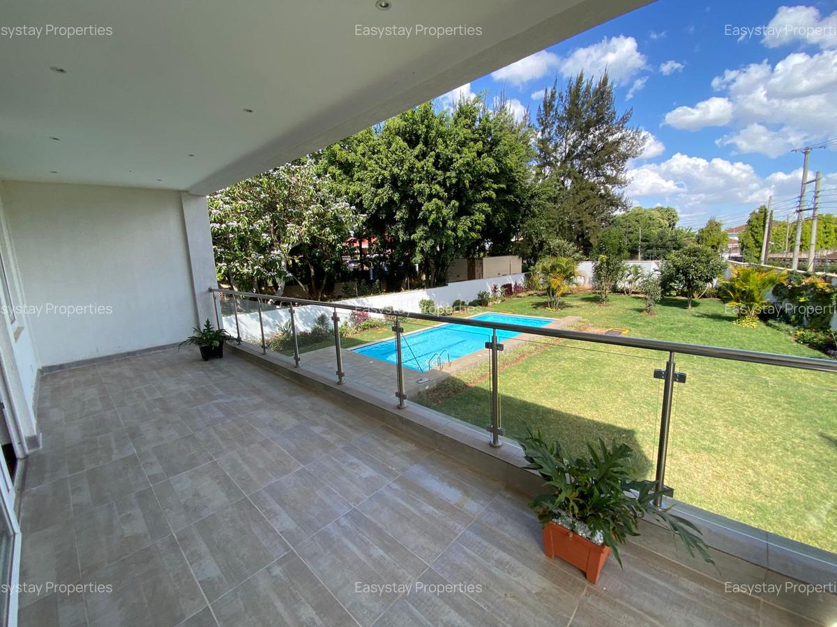 5 Bed House with En Suite in Runda - 4