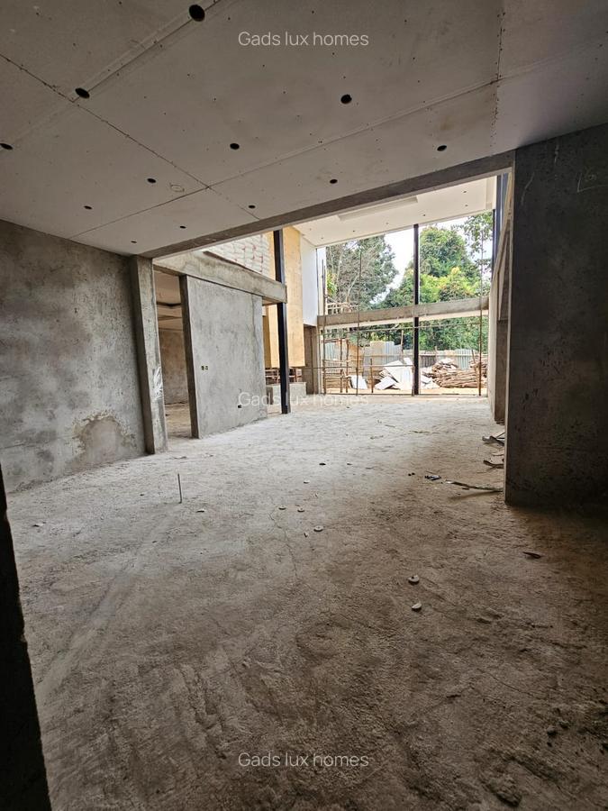 6 Bed Villa with En Suite at Lavington - 5