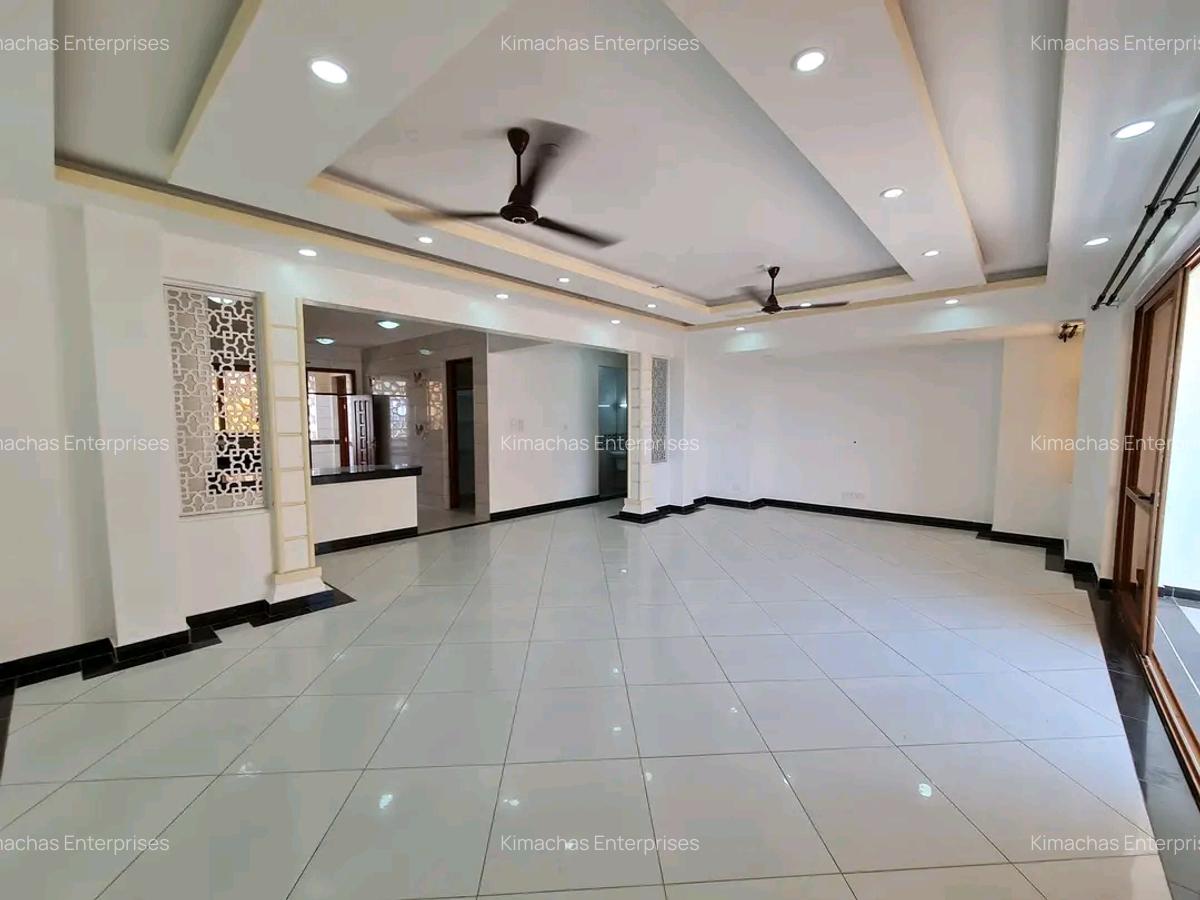 3 Bed Apartment with En Suite at Moyne Drive - 3