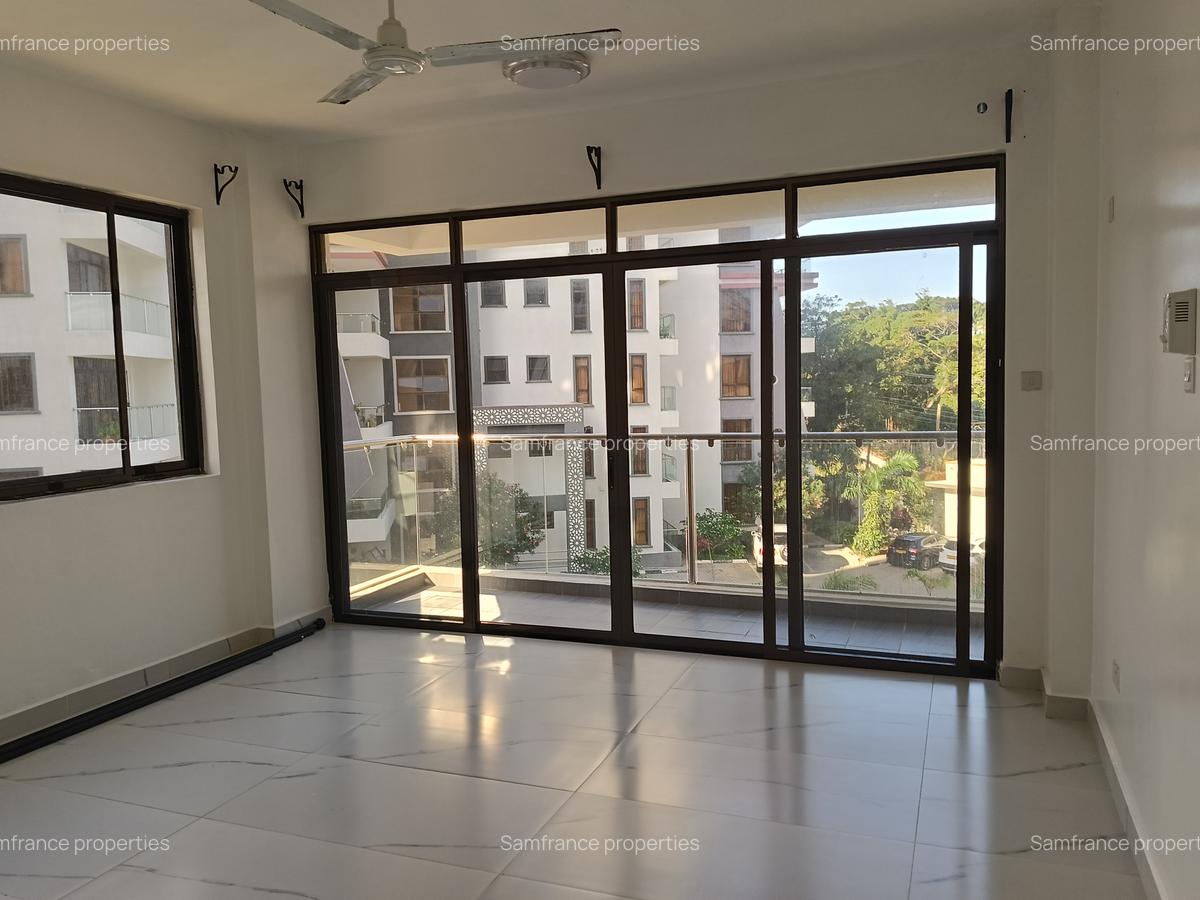 Serviced 4 Bed Apartment with En Suite at Bungalow Road - 3