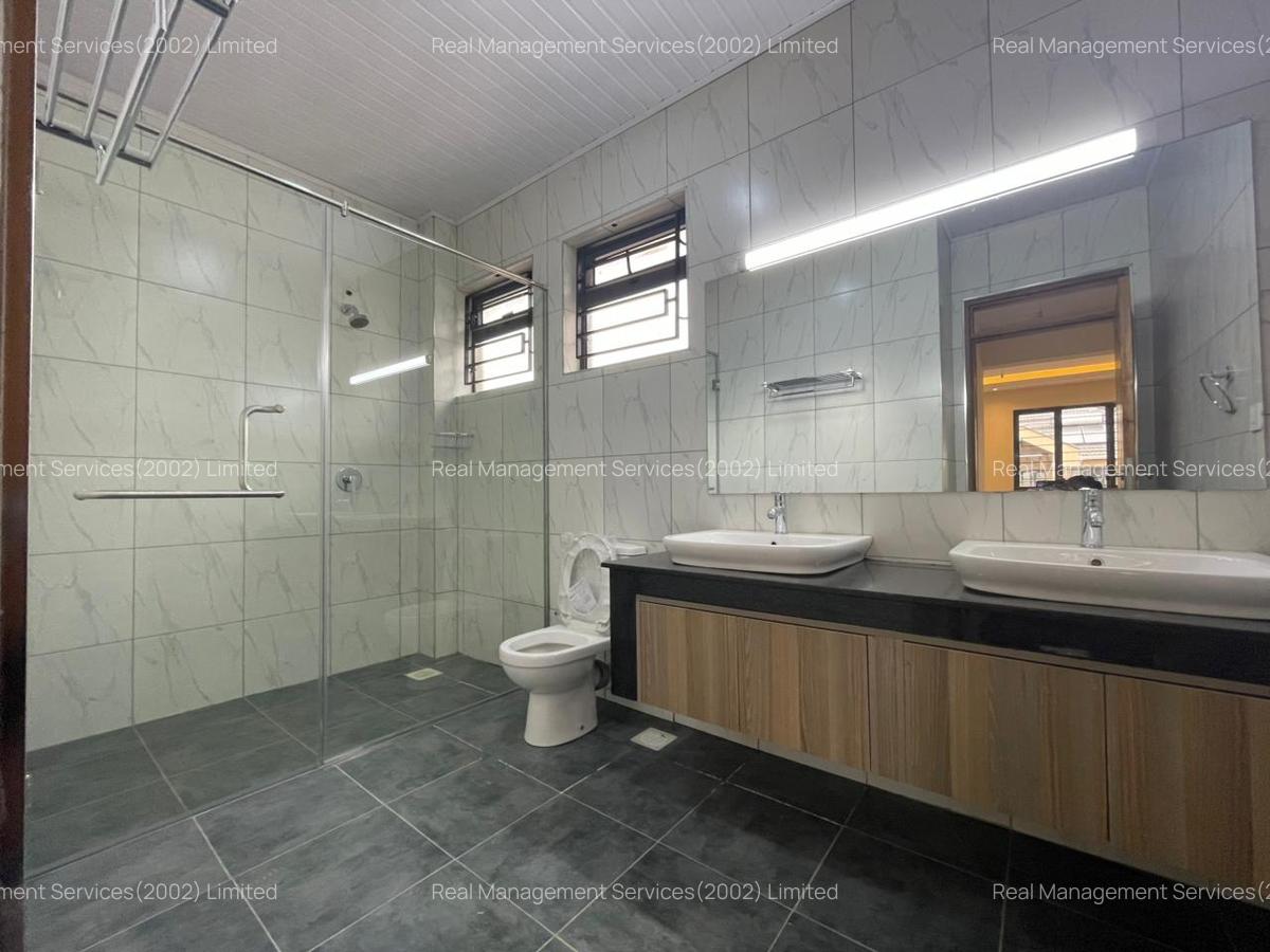 4 Bed Townhouse with En Suite at Othaya Road - 11