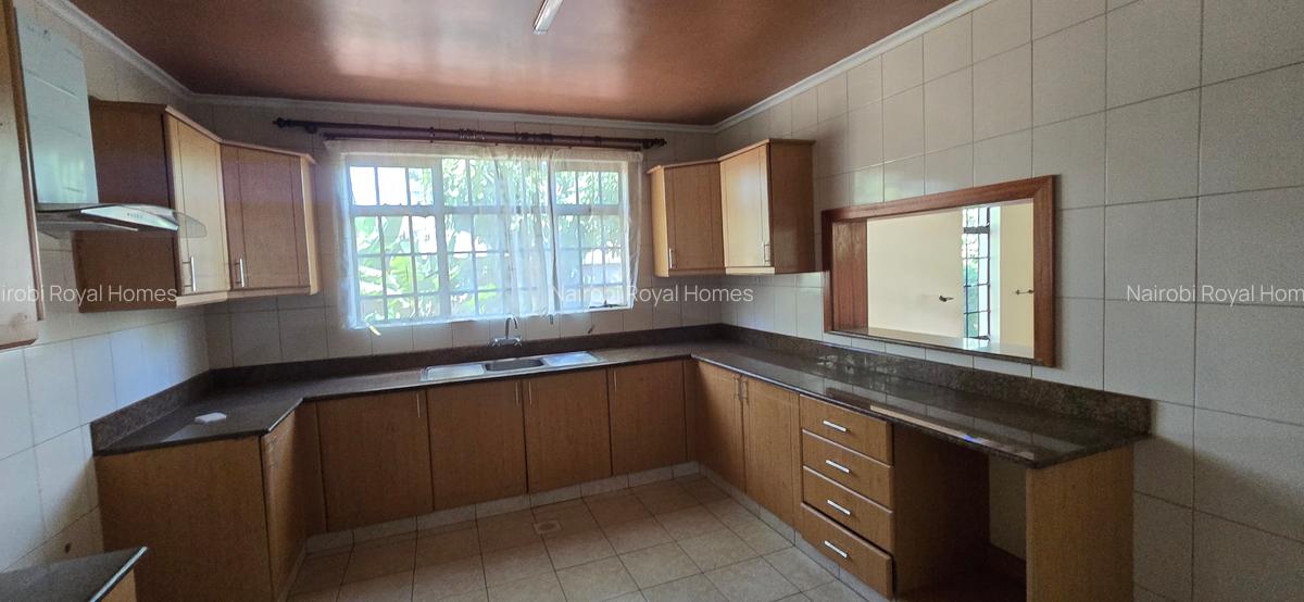 4 Bed Townhouse with En Suite at Lavington Green - 9
