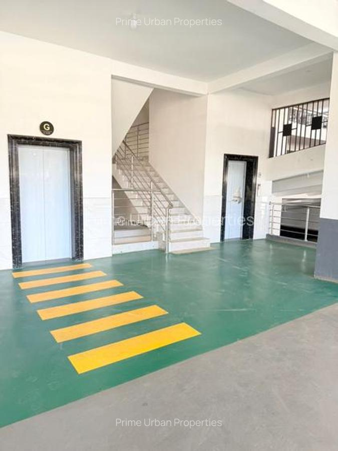 Serviced 2 Bed Apartment with En Suite in Westlands Area - 17